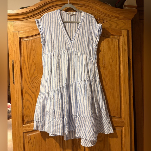 Vineyard Vines Dresses & Skirts - Vineyard Vines Jet Stripe Tiered Linen Dress